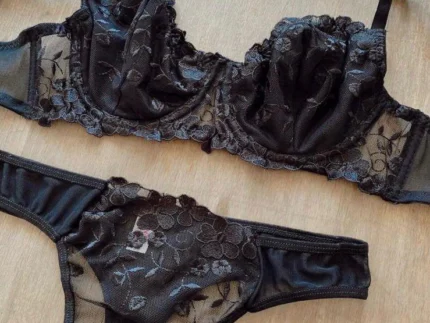 Black Bra Set